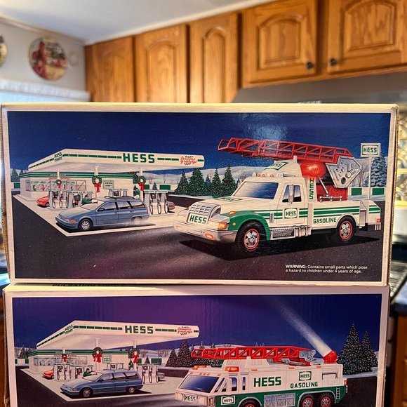 4 MIB 1990s Hess Trucks Bundle plus Set of 1996 Hess Truck Glasses, Mint - Picture 2 of 15